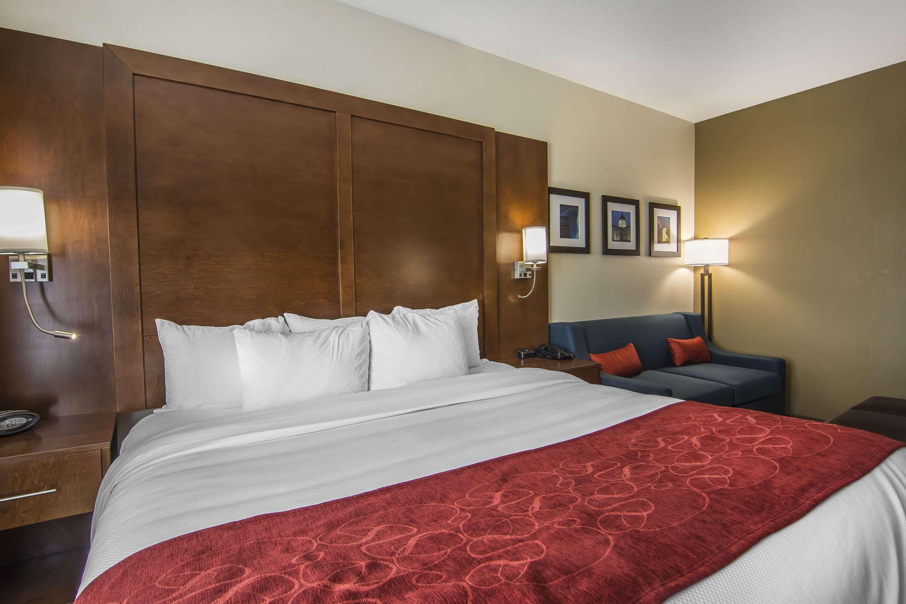 Comfort Suites Regina Luaran gambar