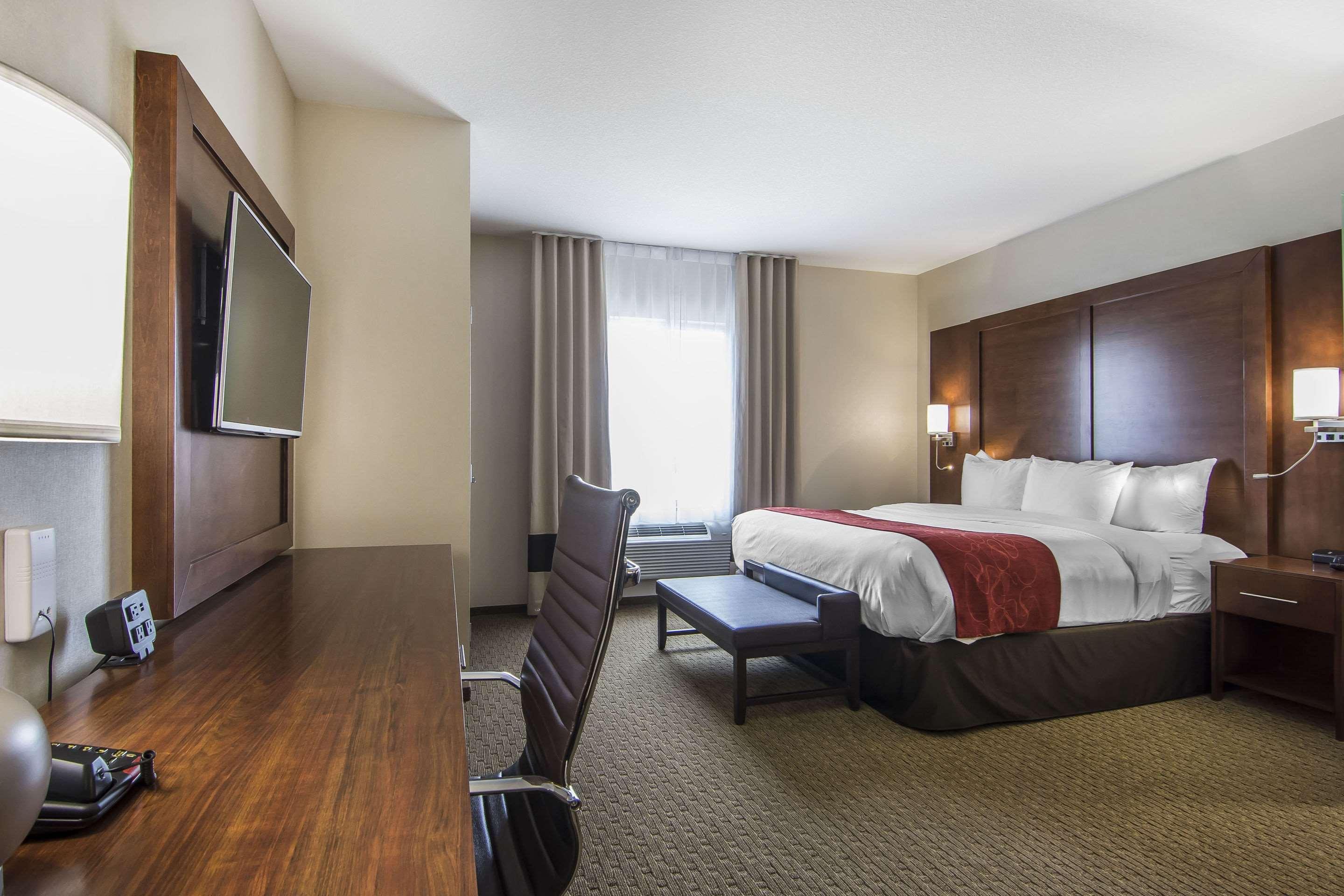 Comfort Suites Regina Luaran gambar