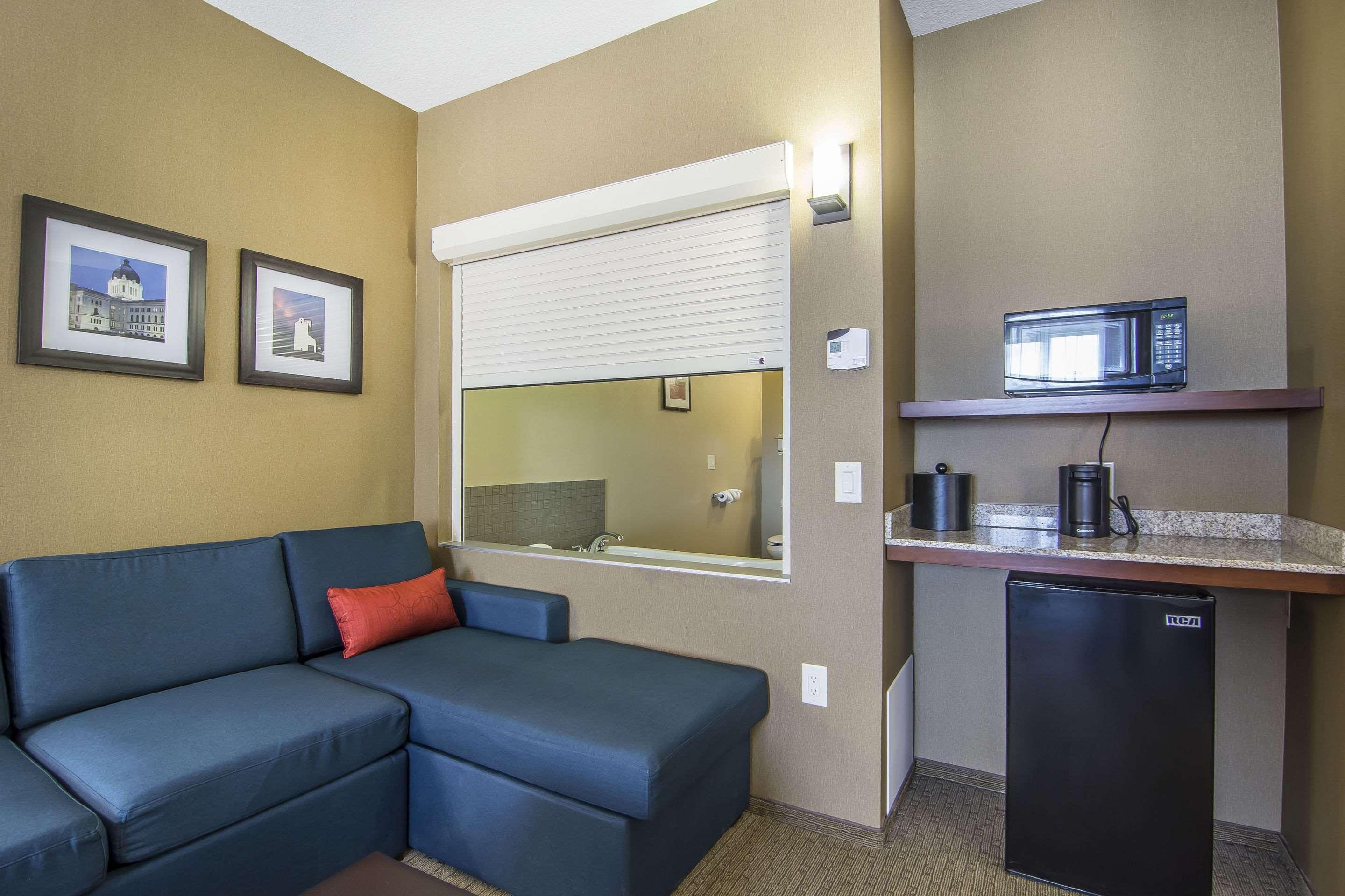 Comfort Suites Regina Luaran gambar