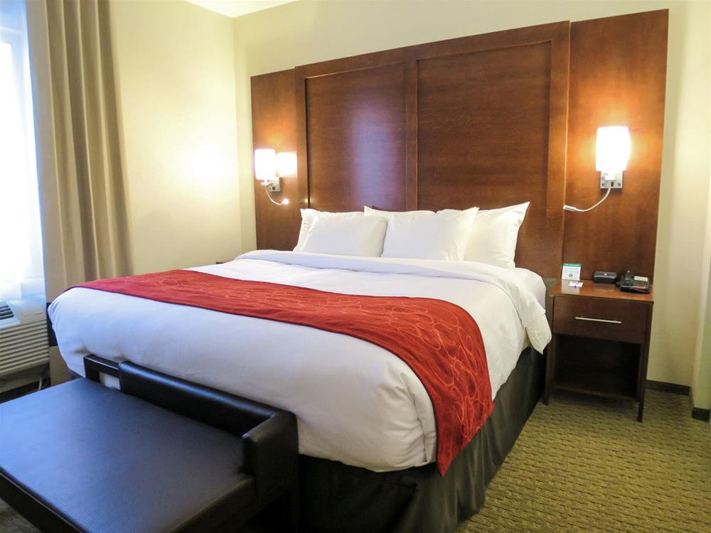 Comfort Suites Regina Luaran gambar