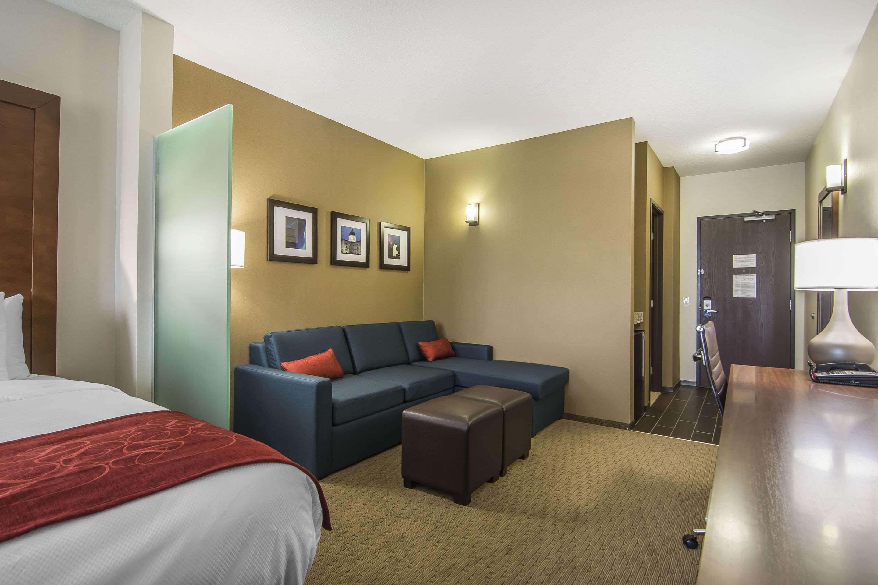 Comfort Suites Regina Luaran gambar