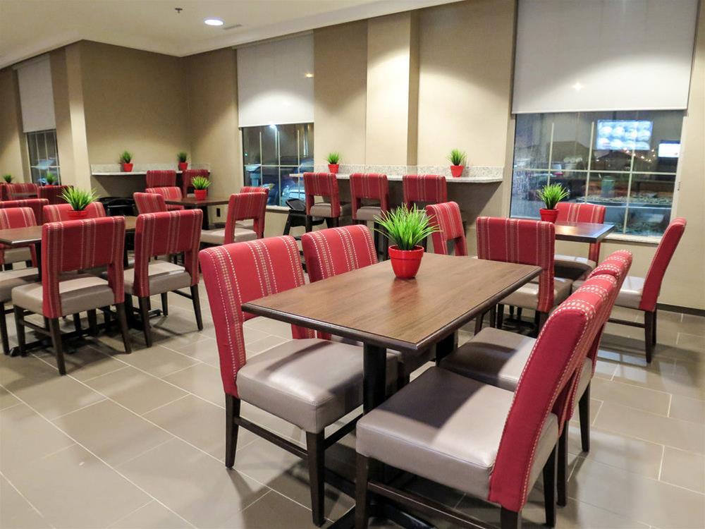 Comfort Suites Regina Luaran gambar