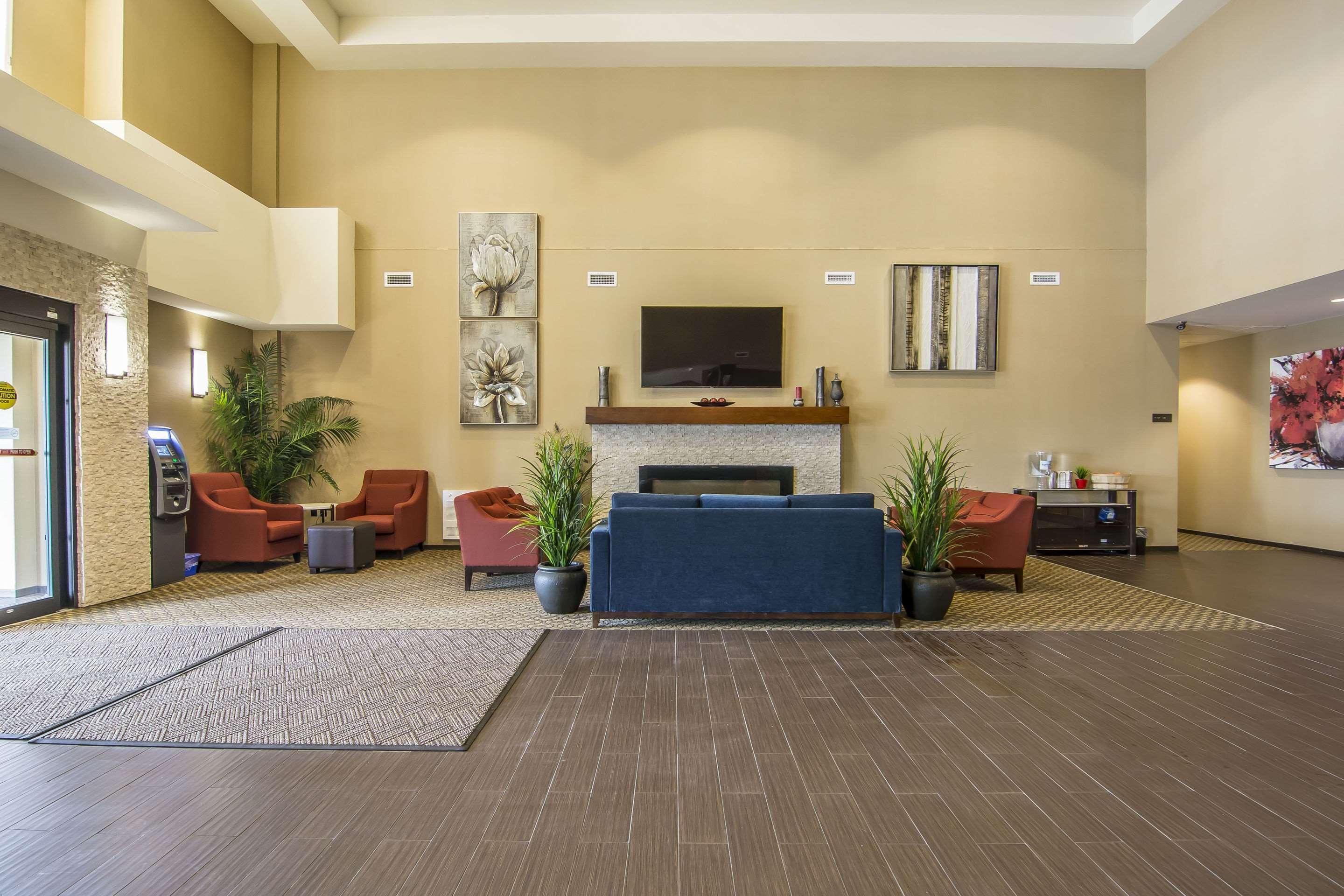 Comfort Suites Regina Luaran gambar