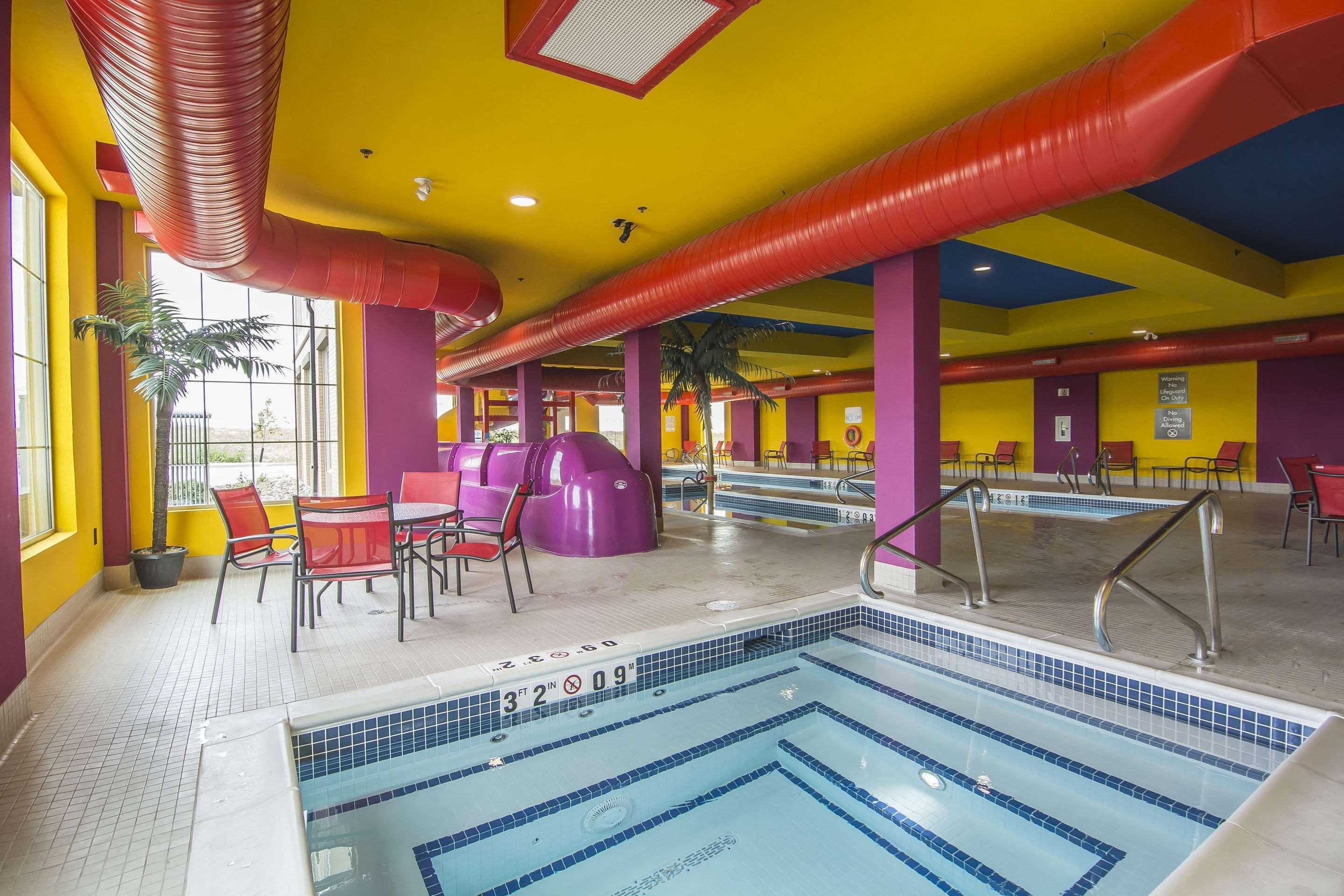 Comfort Suites Regina Luaran gambar