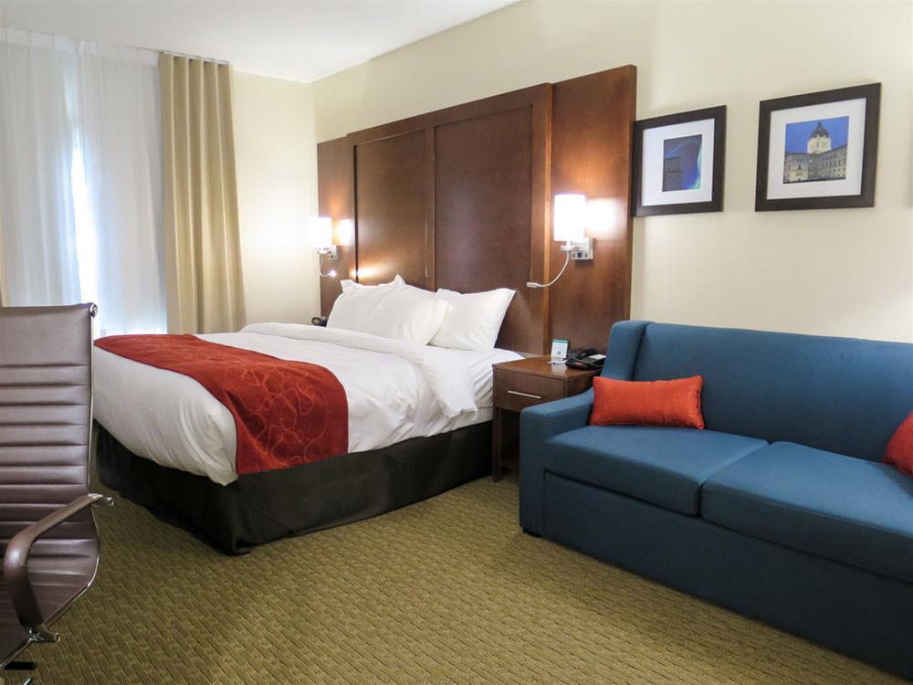 Comfort Suites Regina Luaran gambar