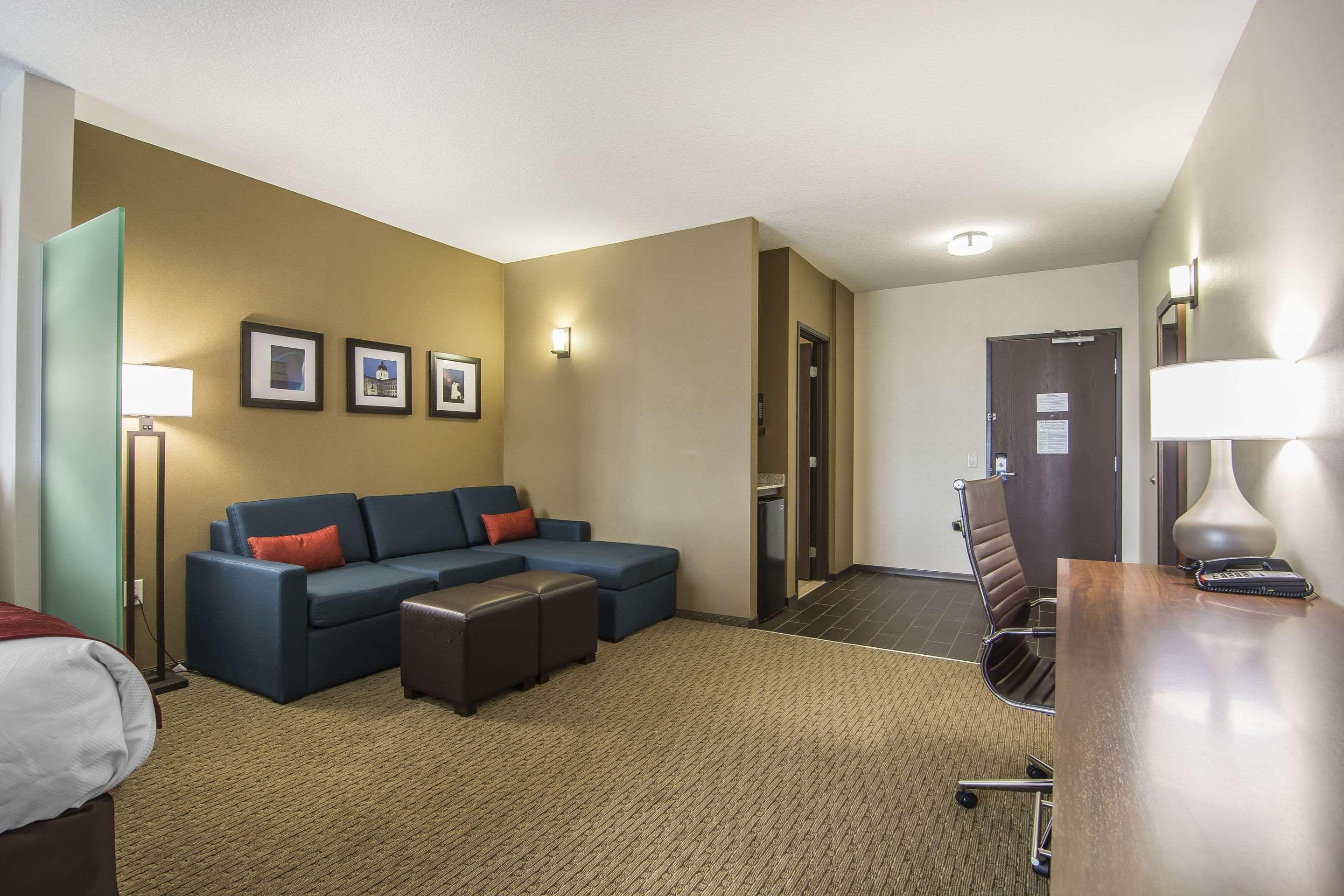 Comfort Suites Regina Luaran gambar