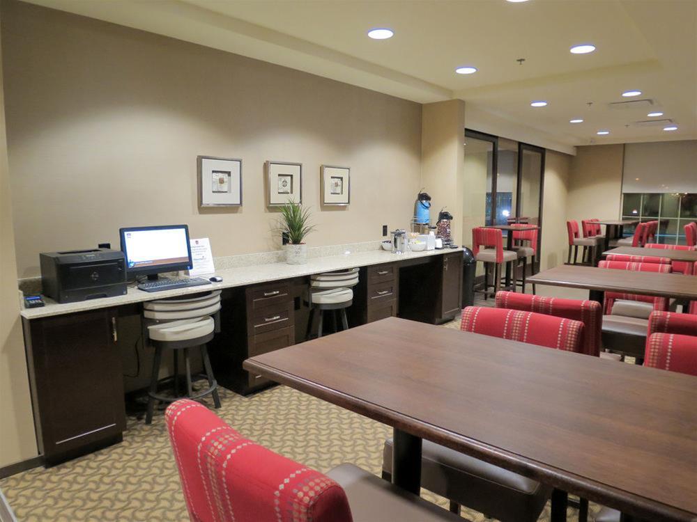 Comfort Suites Regina Luaran gambar