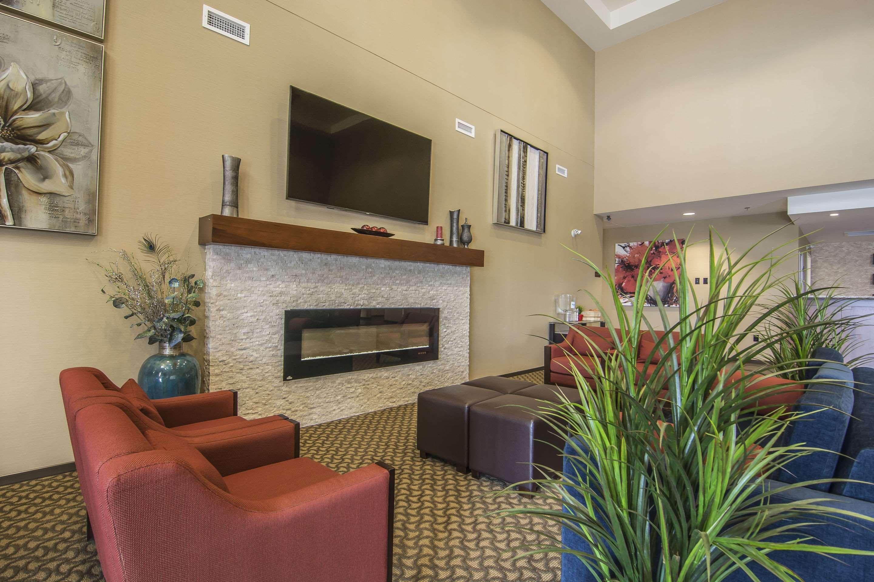 Comfort Suites Regina Luaran gambar