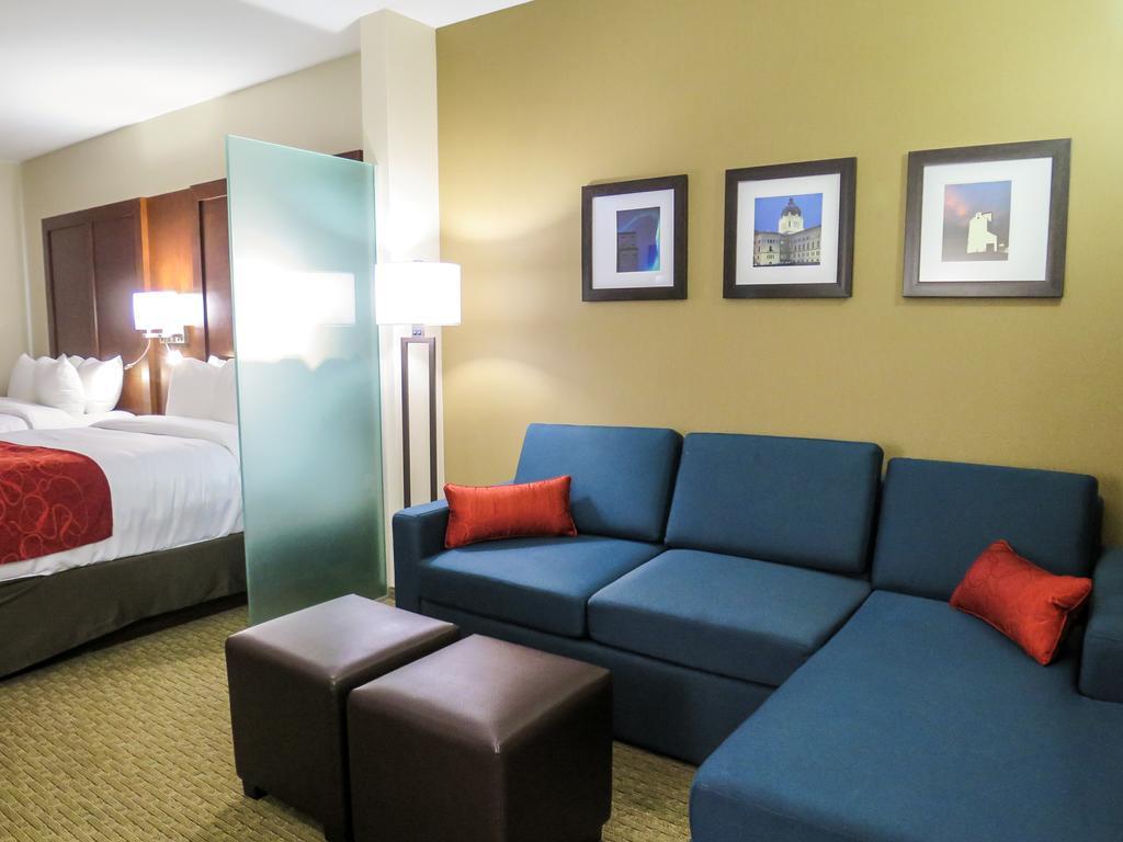 Comfort Suites Regina Luaran gambar